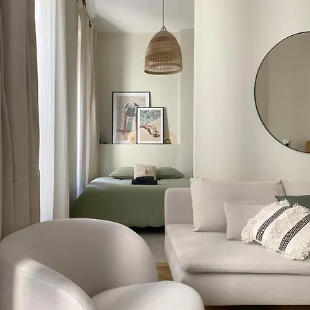 Apartment Hausmannien Au Coeur Du 7e Lyon